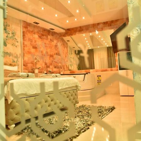 Design Apartment Premium Spa Lux 4 Star "Dubai" Completely Private Wellness & Spa Free Included Sauna & Jacuzzi & Salt Wall & Fire Place & 3D Ceilings & Business Wifi & Netflix & Keyless Code Entry & Full Smart App & Secure 2 Parking Place Ćuprija Zewnętrze zdjęcie