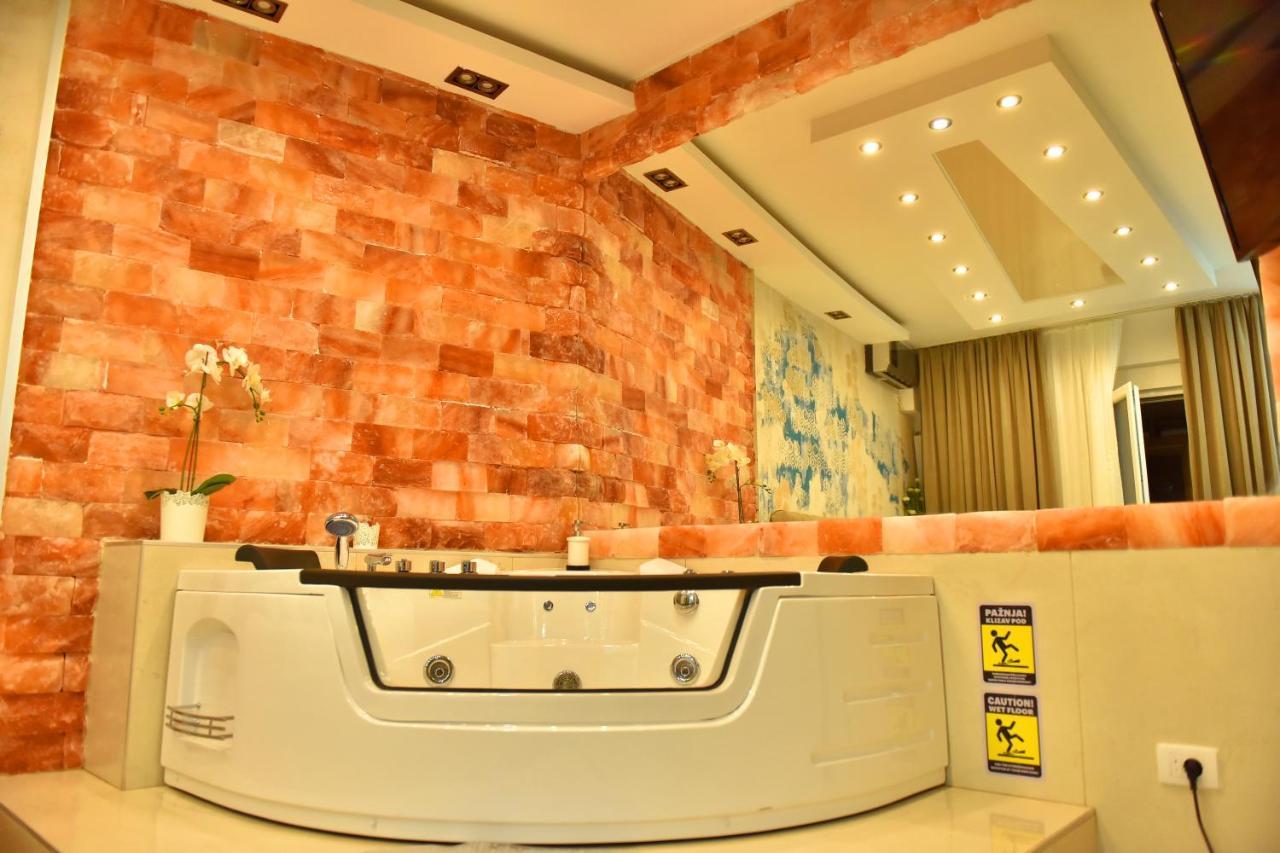 Design Apartment Premium Spa Lux 4 Star "Dubai" Completely Private Wellness & Spa Free Included Sauna & Jacuzzi & Salt Wall & Fire Place & 3D Ceilings & Business Wifi & Netflix & Keyless Code Entry & Full Smart App & Secure 2 Parking Place Ćuprija Zewnętrze zdjęcie