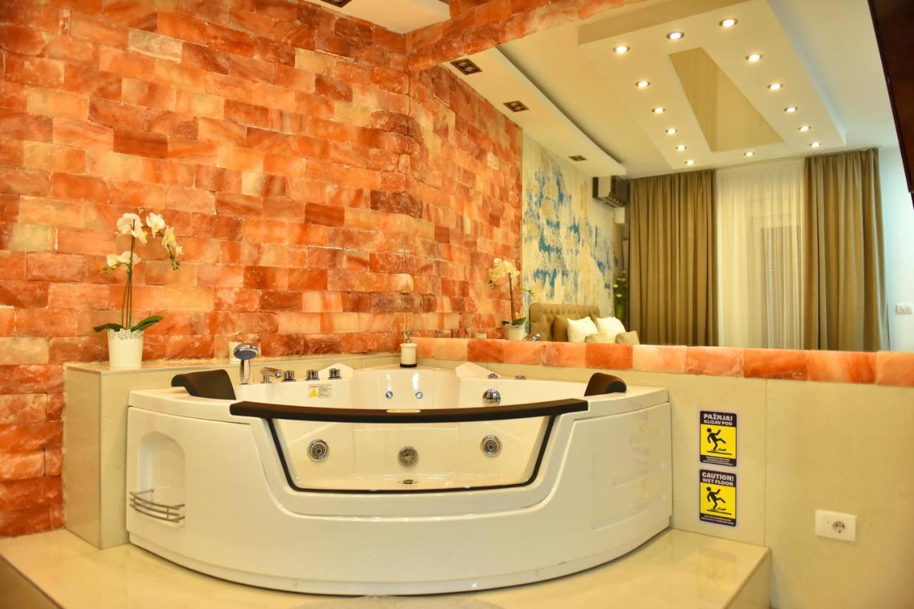 Design Apartment Premium Spa Lux 4 Star "Dubai" Completely Private Wellness & Spa Free Included Sauna & Jacuzzi & Salt Wall & Fire Place & 3D Ceilings & Business Wifi & Netflix & Keyless Code Entry & Full Smart App & Secure 2 Parking Place Ćuprija Zewnętrze zdjęcie