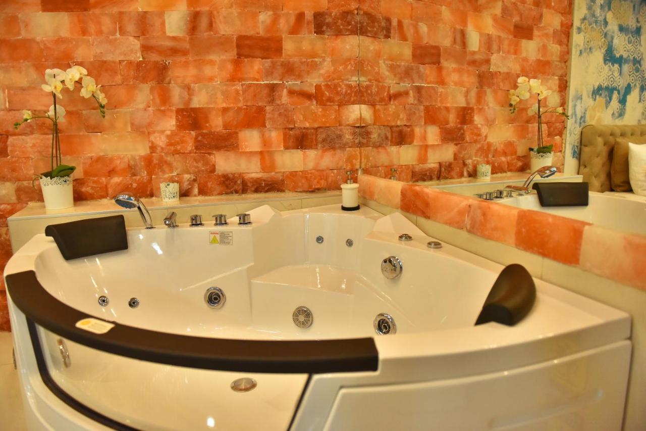 Design Apartment Premium Spa Lux 4 Star "Dubai" Completely Private Wellness & Spa Free Included Sauna & Jacuzzi & Salt Wall & Fire Place & 3D Ceilings & Business Wifi & Netflix & Keyless Code Entry & Full Smart App & Secure 2 Parking Place Ćuprija Zewnętrze zdjęcie