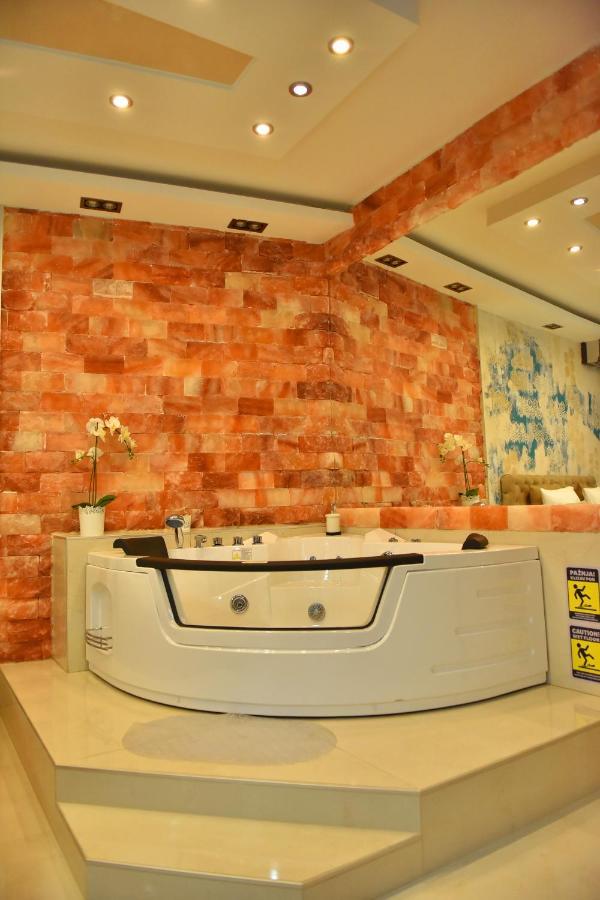 Design Apartment Premium Spa Lux 4 Star "Dubai" Completely Private Wellness & Spa Free Included Sauna & Jacuzzi & Salt Wall & Fire Place & 3D Ceilings & Business Wifi & Netflix & Keyless Code Entry & Full Smart App & Secure 2 Parking Place Ćuprija Zewnętrze zdjęcie