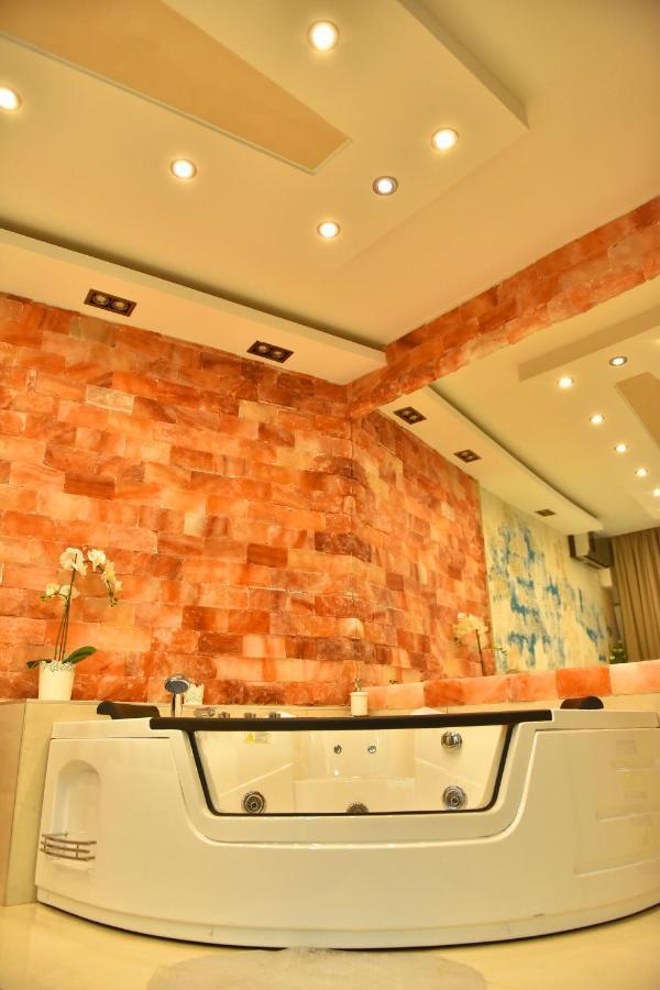 Design Apartment Premium Spa Lux 4 Star "Dubai" Completely Private Wellness & Spa Free Included Sauna & Jacuzzi & Salt Wall & Fire Place & 3D Ceilings & Business Wifi & Netflix & Keyless Code Entry & Full Smart App & Secure 2 Parking Place Ćuprija Zewnętrze zdjęcie