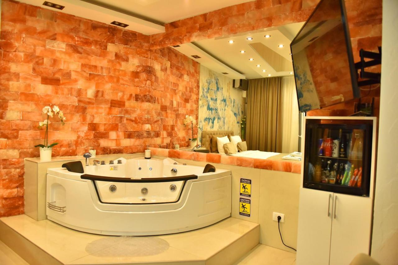 Design Apartment Premium Spa Lux 4 Star "Dubai" Completely Private Wellness & Spa Free Included Sauna & Jacuzzi & Salt Wall & Fire Place & 3D Ceilings & Business Wifi & Netflix & Keyless Code Entry & Full Smart App & Secure 2 Parking Place Ćuprija Zewnętrze zdjęcie