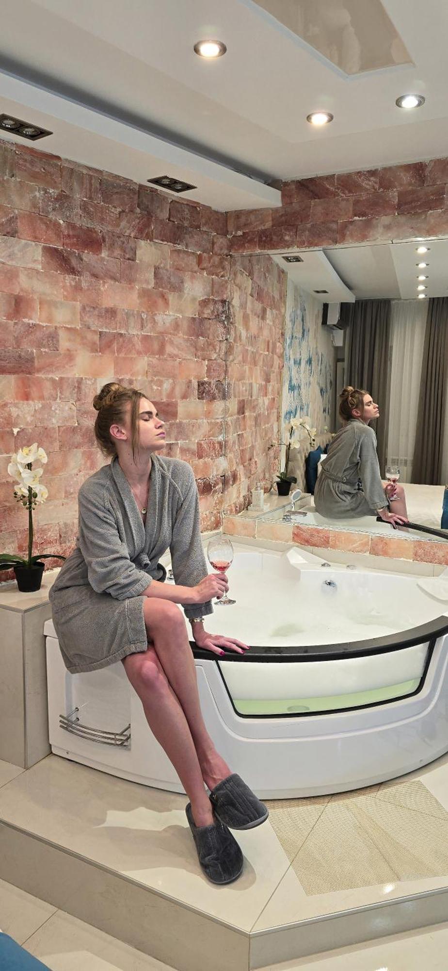 Design Apartment Premium Spa Lux 4 Star "Dubai" Completely Private Wellness & Spa Free Included Sauna & Jacuzzi & Salt Wall & Fire Place & 3D Ceilings & Business Wifi & Netflix & Keyless Code Entry & Full Smart App & Secure 2 Parking Place Ćuprija Zewnętrze zdjęcie